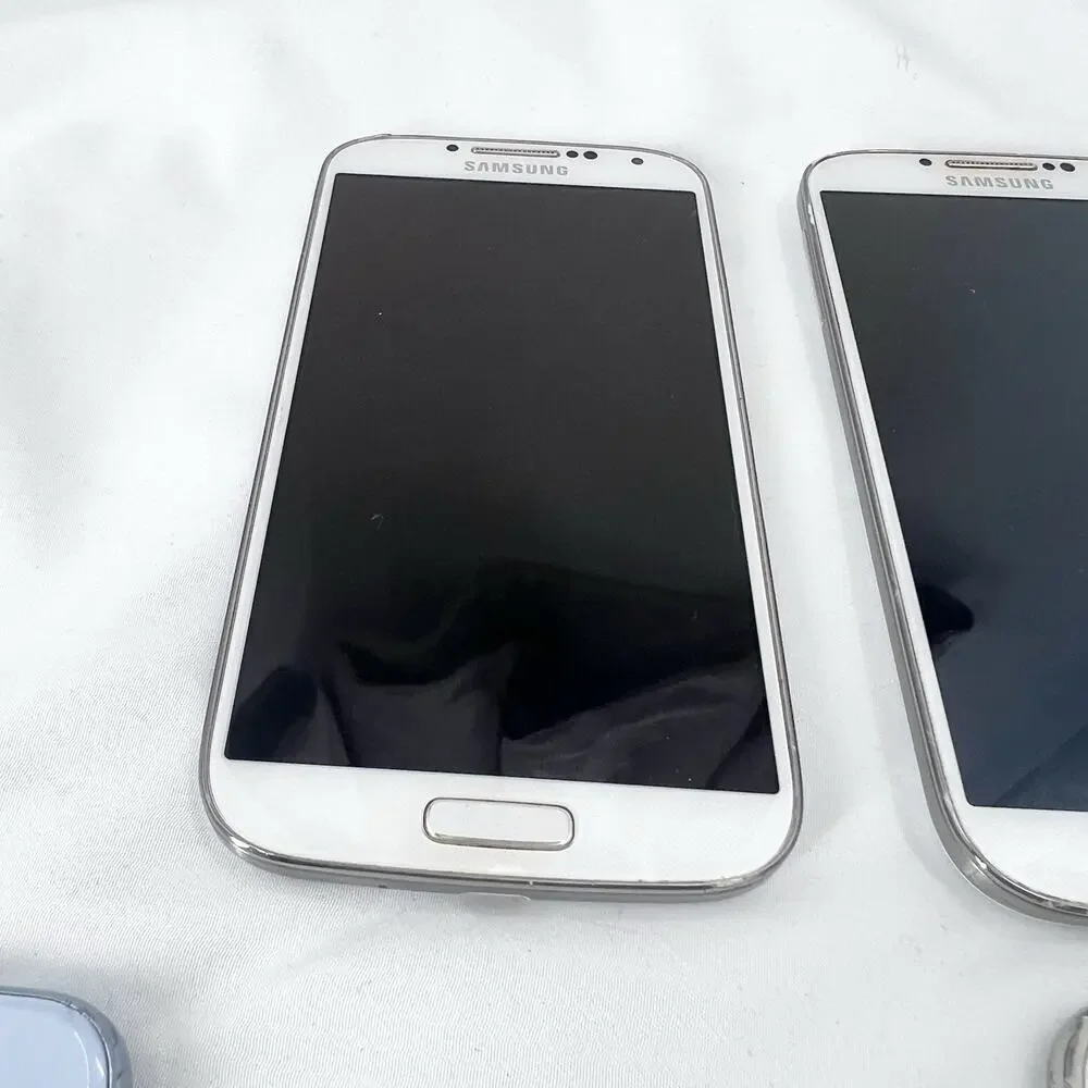Lot of 4 Assorted Samsung Galaxy Smartphones UNTESTED - FOR PARTS OR REPAIR